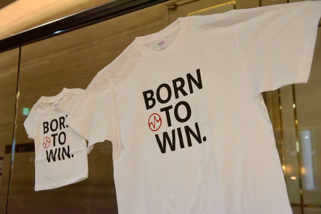 BORN TO WIN Tシャツ